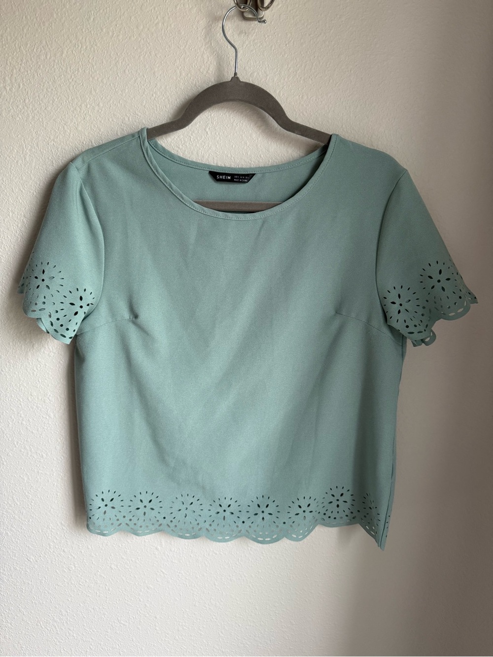 SHEIN Mint Laser-Cut Scalloped Short Sleeve Top